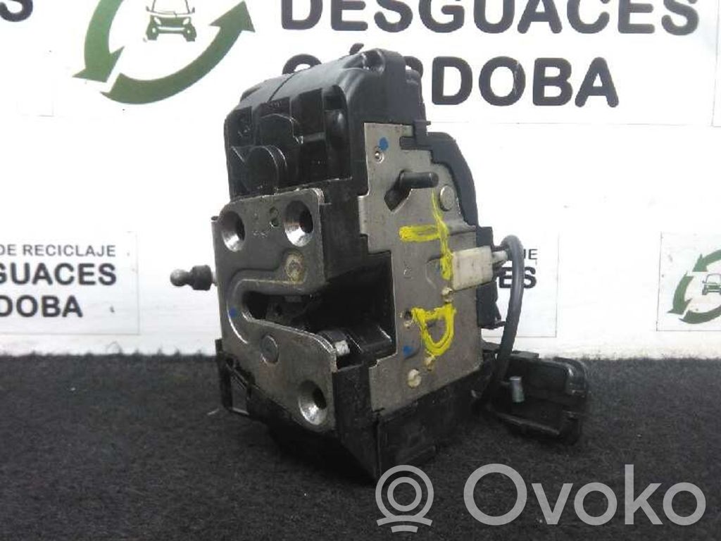 Rear door lock   5PUERTAS,ELECTRICA3PIN