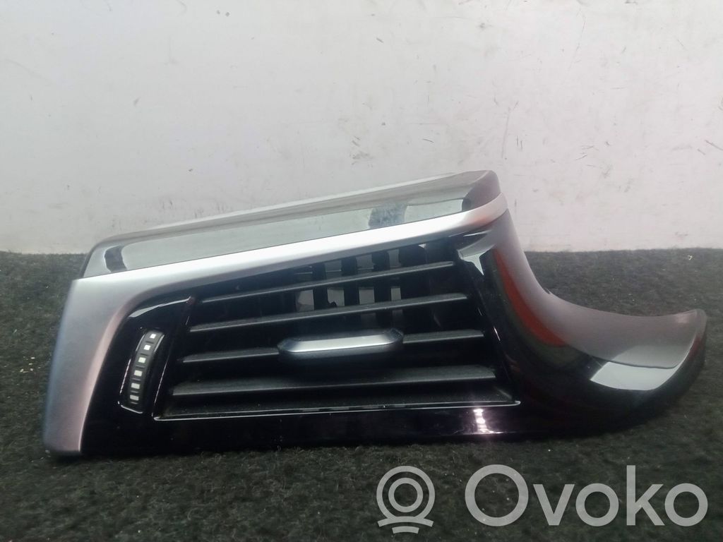 BMW 5 G30 G31 G38 Dysze / Kratki środkowego nawiewu deski rozdzielczej 