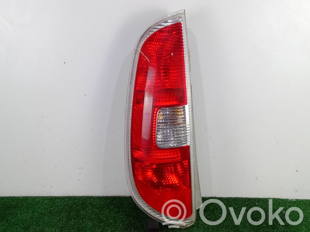 Lampa tylna