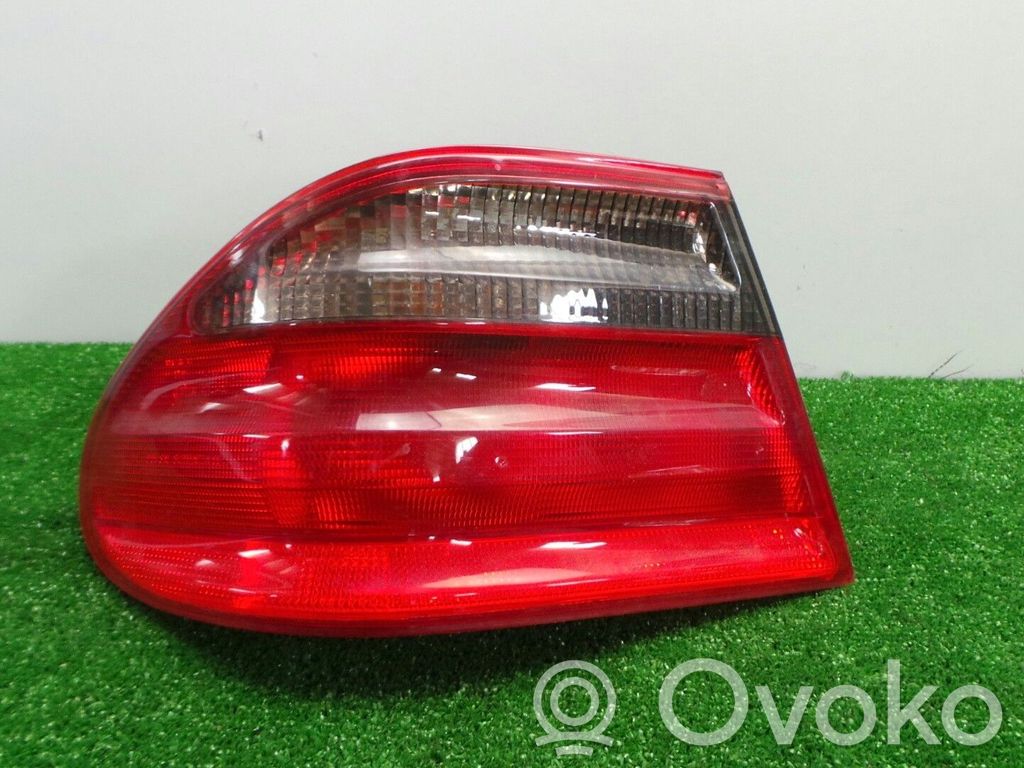 Rear/tail lights   0002EXTERIOR,AHUMADO