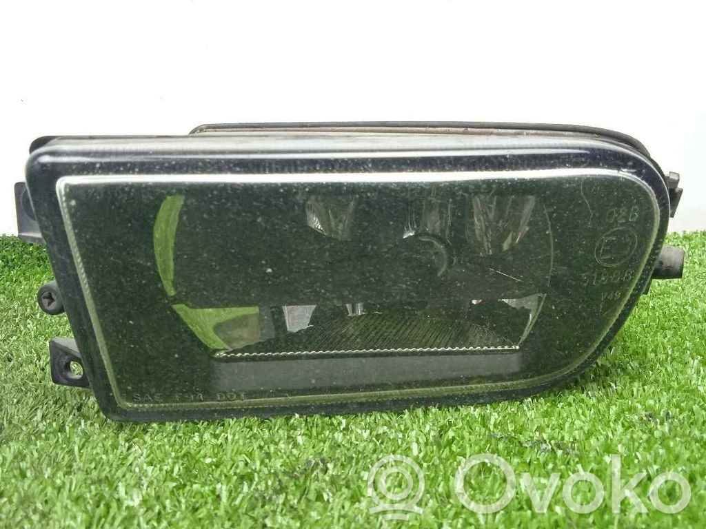 Miglas lukturis priekšā   37030999