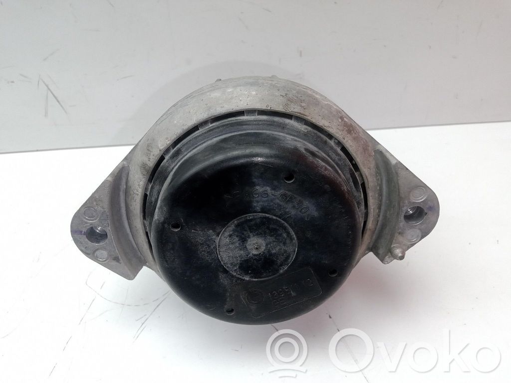 Soporte de montaje del motor   13981112