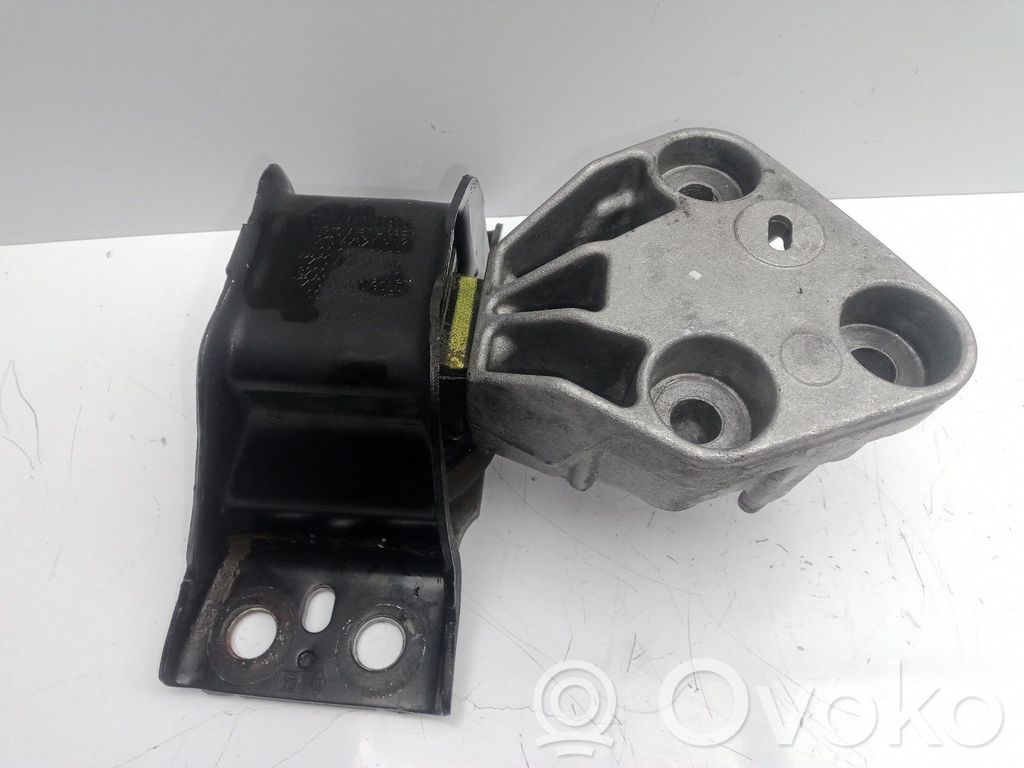 Renault Clio III Engine mount bracket 