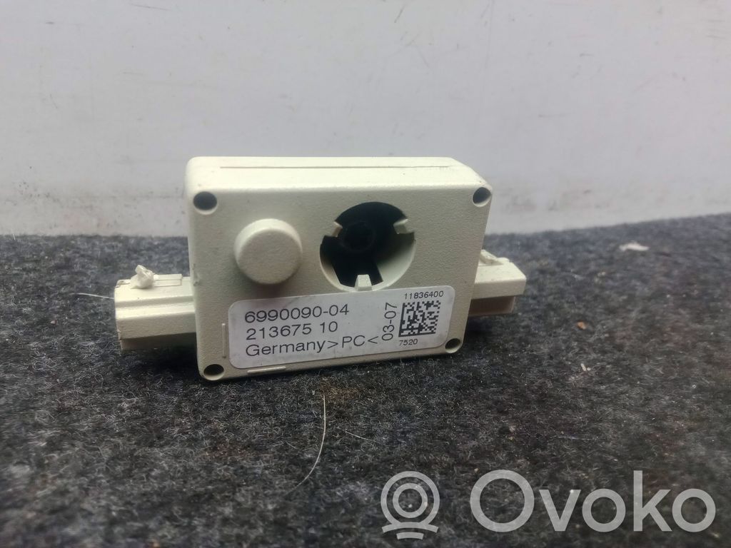 BMW X3 E83 Radio antenna 