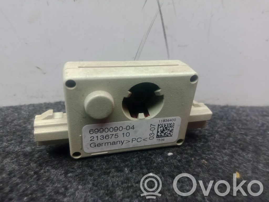 BMW X3 E83 Radio antenna 