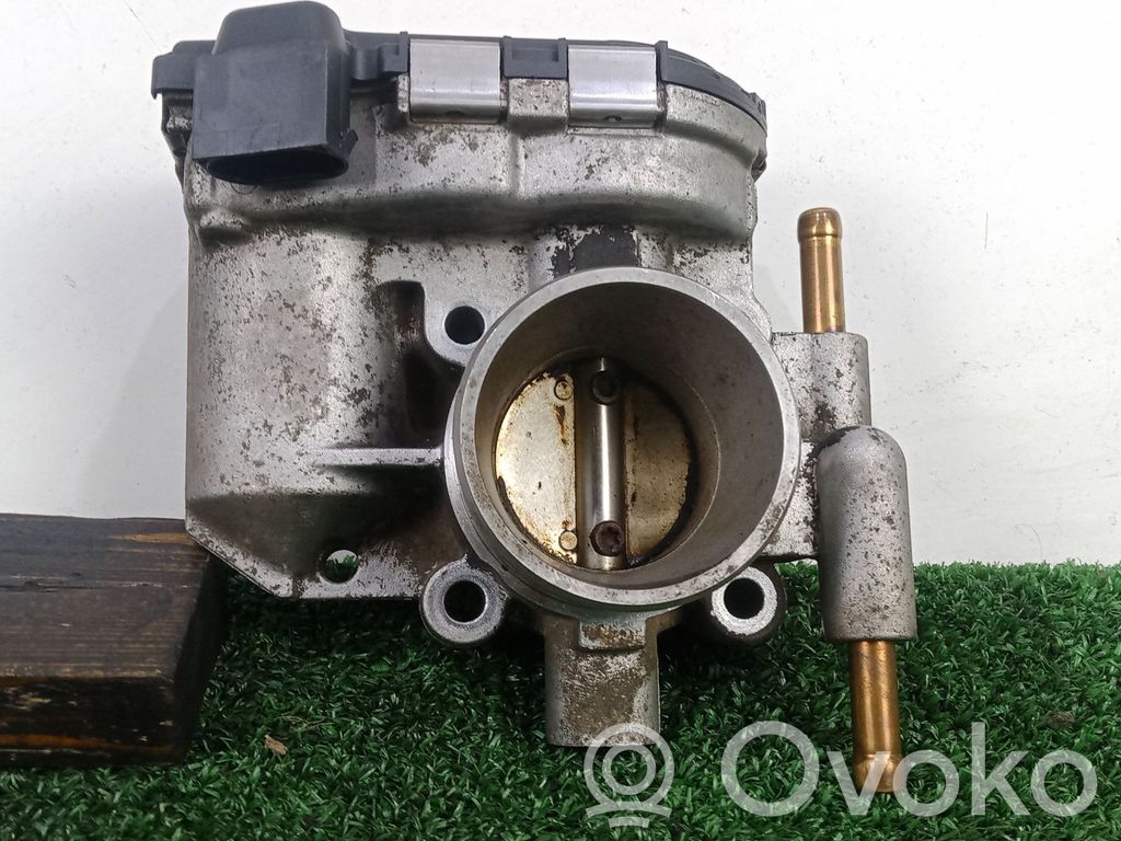 Opel Corsa D Boîtier papillon 