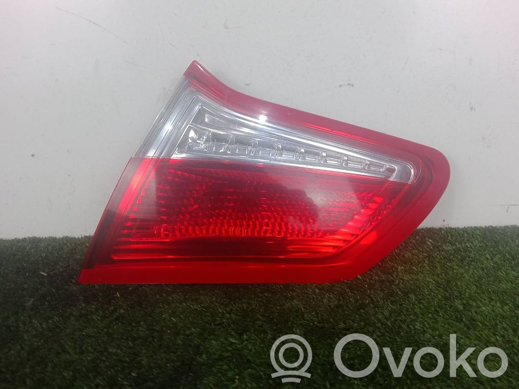 Citroen C4 II Aizmugurējais lukturis pārsegā 
