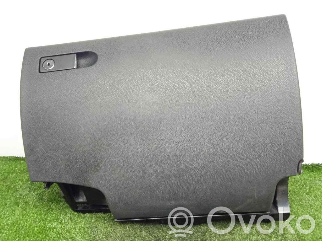 Guantera   A2046800091