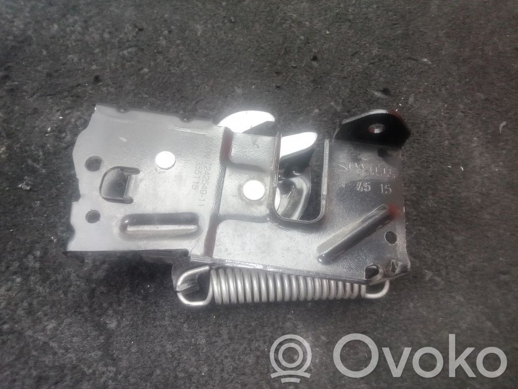 BMW 4 F32 F33 Tie down hook / loop 