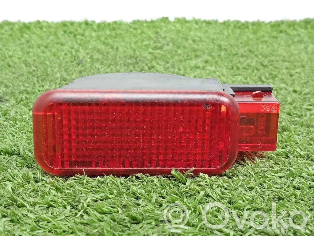 Otras luces interiores   6Y0947411,LUZPUERTA