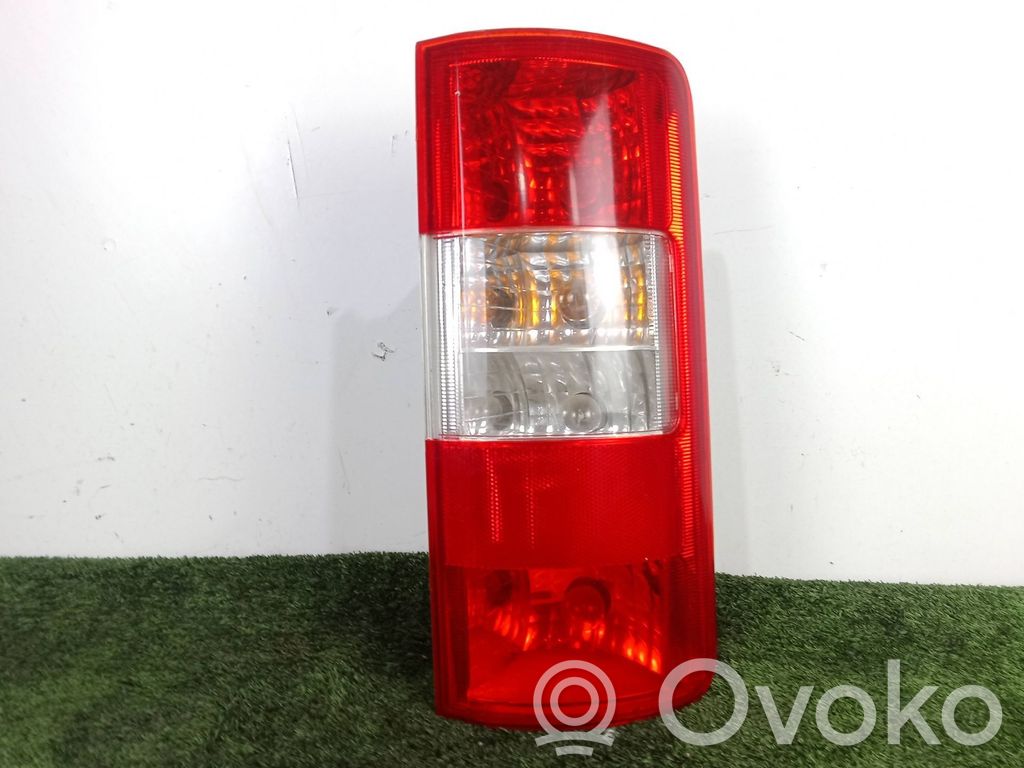 Luz trasera/de freno   04703182,0209