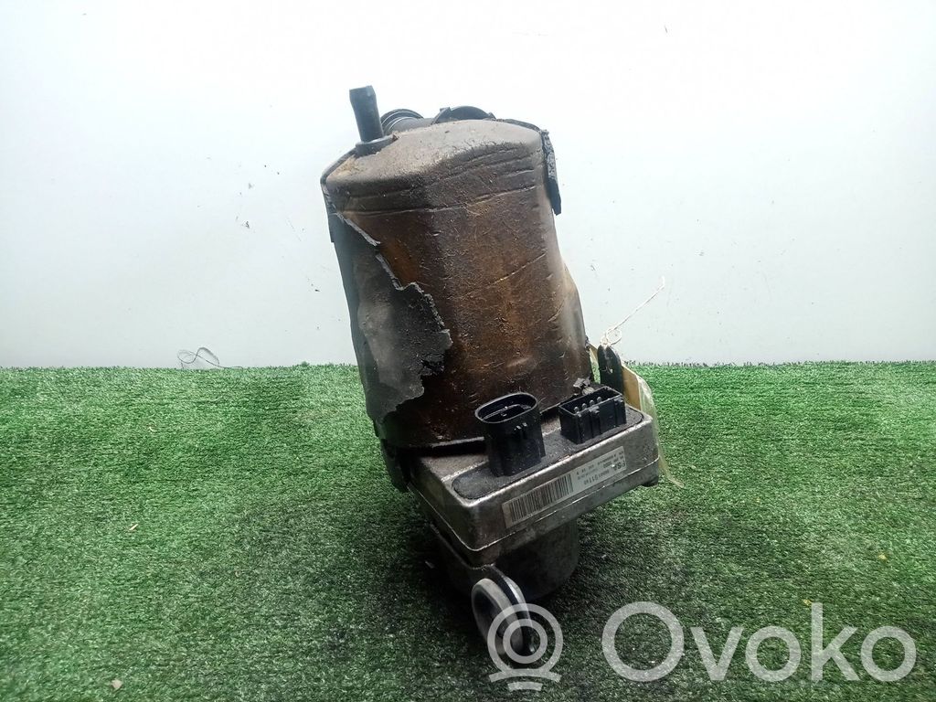 Ohjaustehostimen sähköpumppu   9654151180