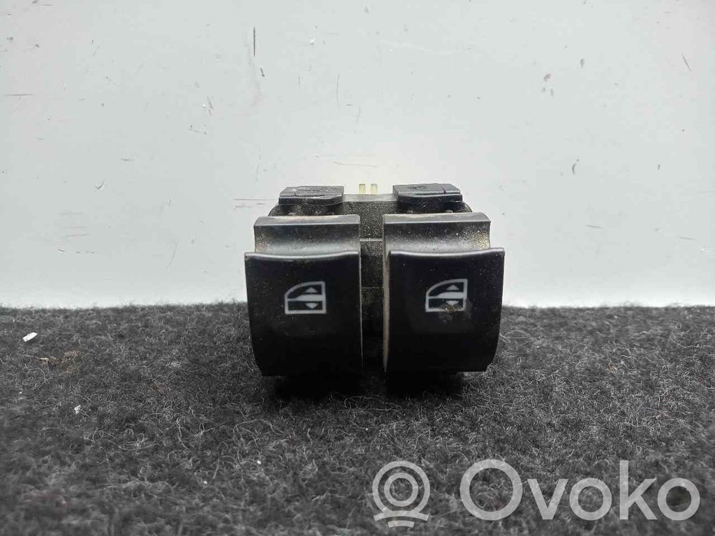 Interruptor del elevalunas eléctrico   254217475R