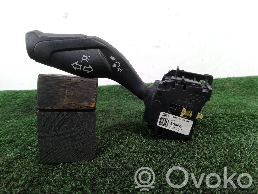 Interrupteur d'éclairage de la cabine dans le panneau   CV6T13335AE,1CONECTOR