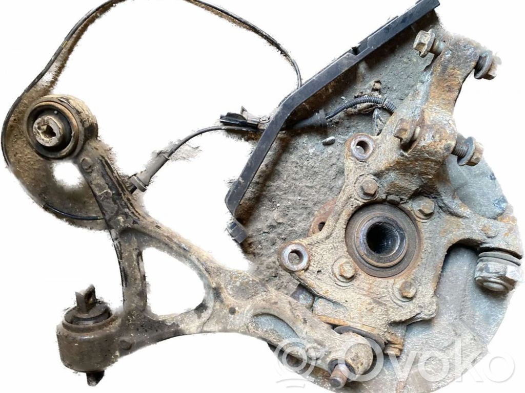 Front wheel hub spindle knuckle