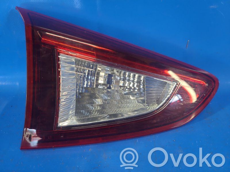 Mazda 2 Takatavaratilan sisävalo 