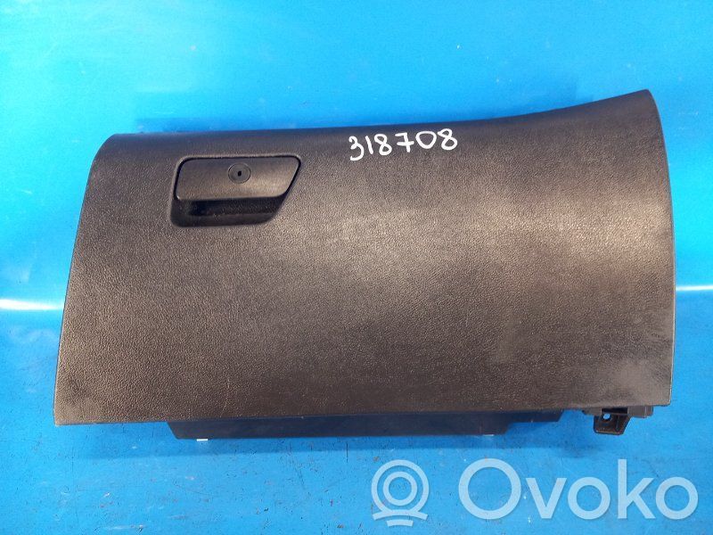 Schowek deski rozdzielczej   GS7Z5406010BH,DS734A508A