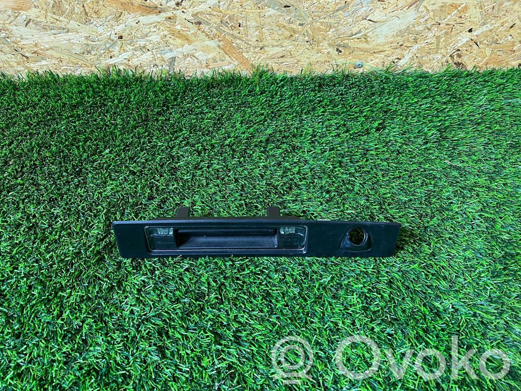 Volvo XC90 Fender mounting bracket 