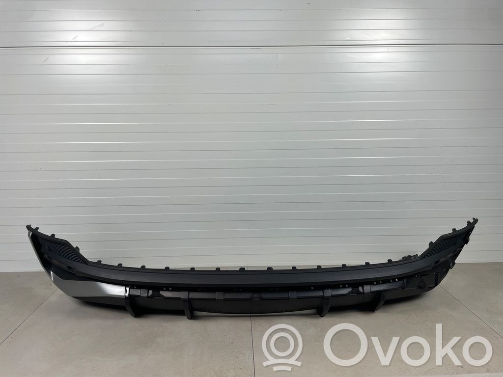 Audi Q3 F3 Moldura inferior del parachoques trasero 