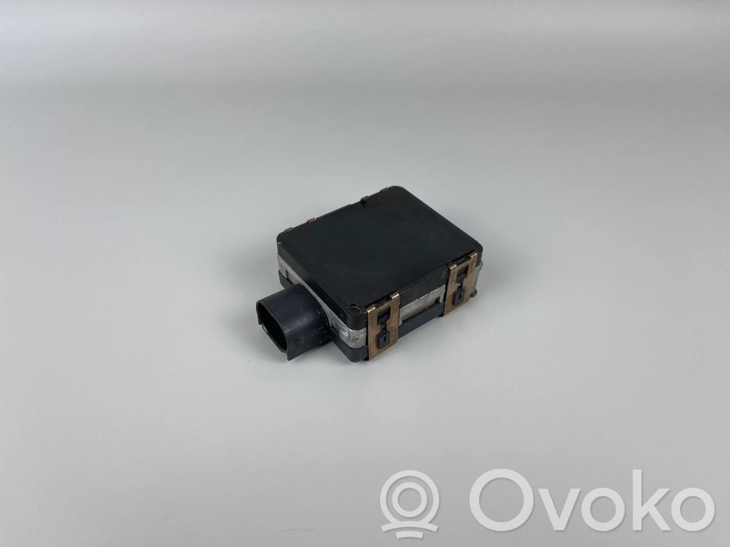 Volkswagen PASSAT B8 Senzor radar distronic 