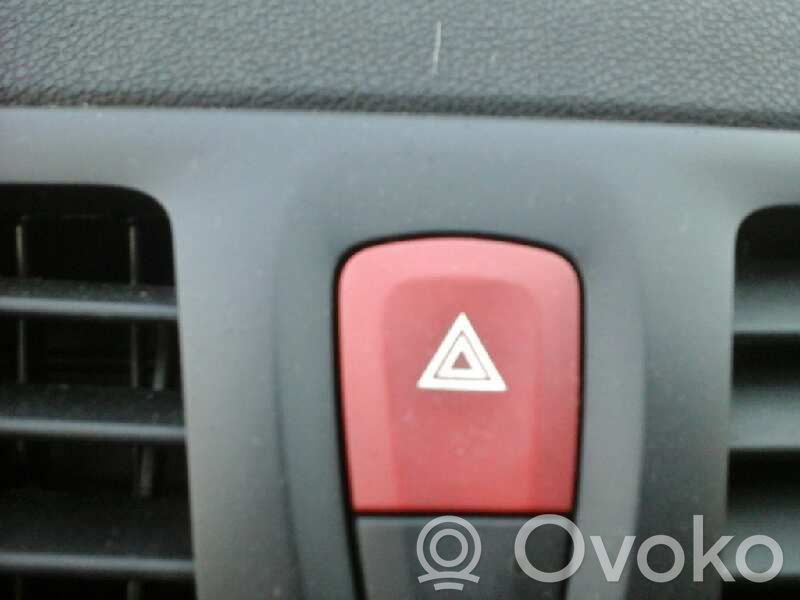 Renault Megane III Hazard light switch 