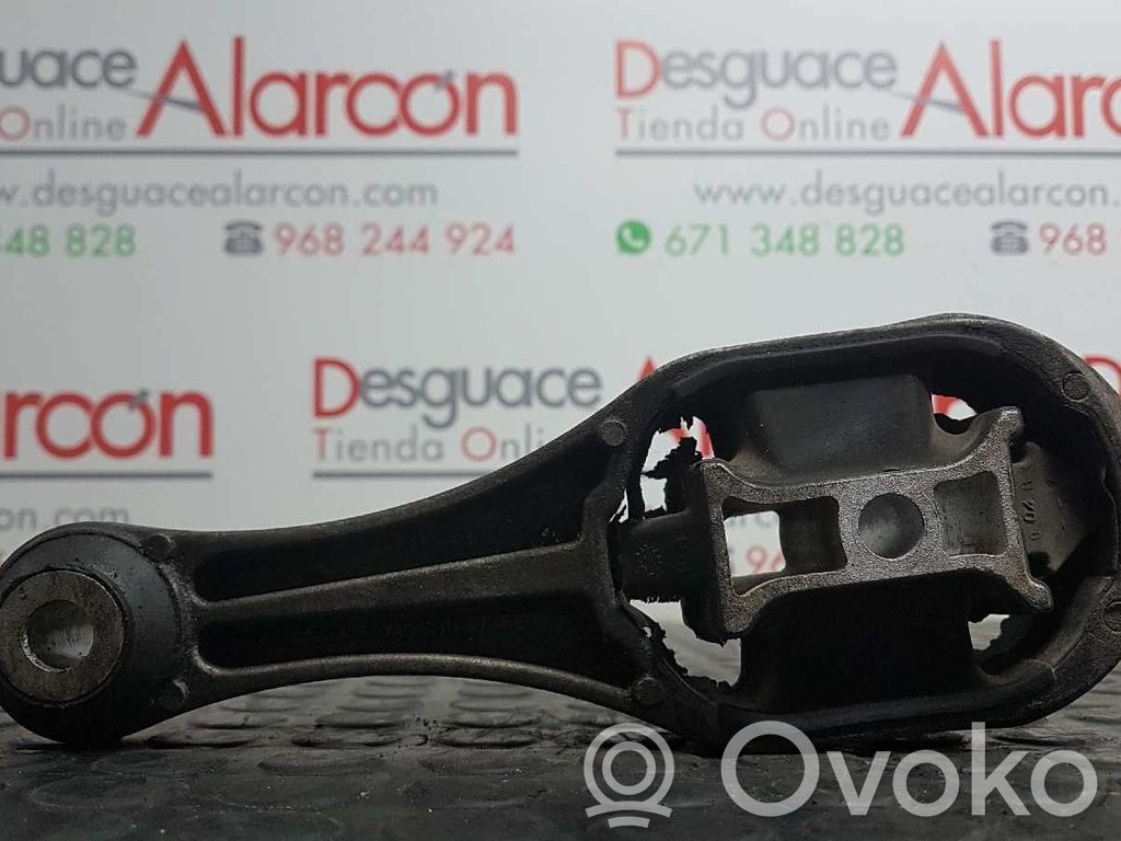 Renault Megane III Engine mount bracket 