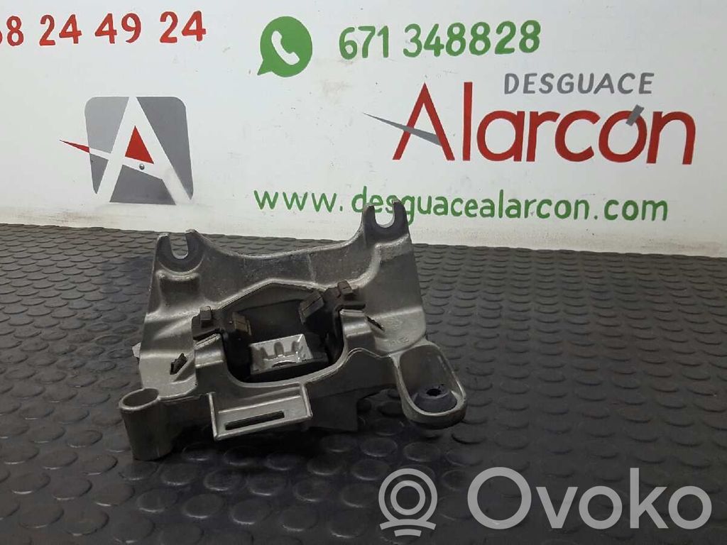 Renault Megane II Engine mount bracket 