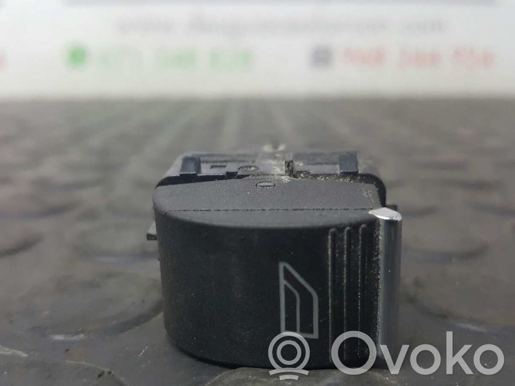 Electric window control switch   1850432