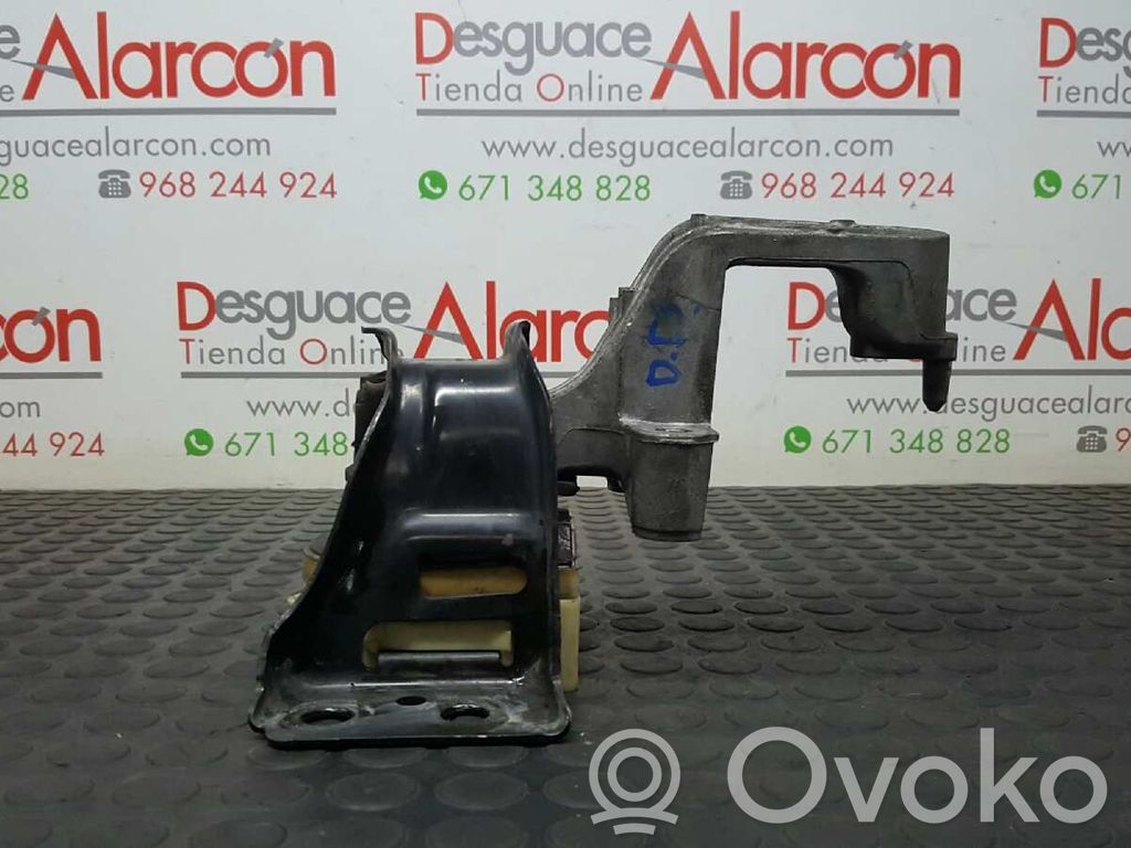 Renault Clio III Engine mount bracket 