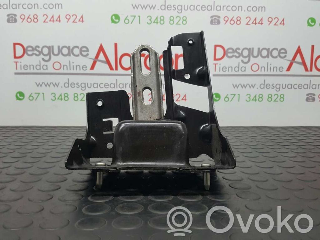 Peugeot 2008 I Engine mount bracket 