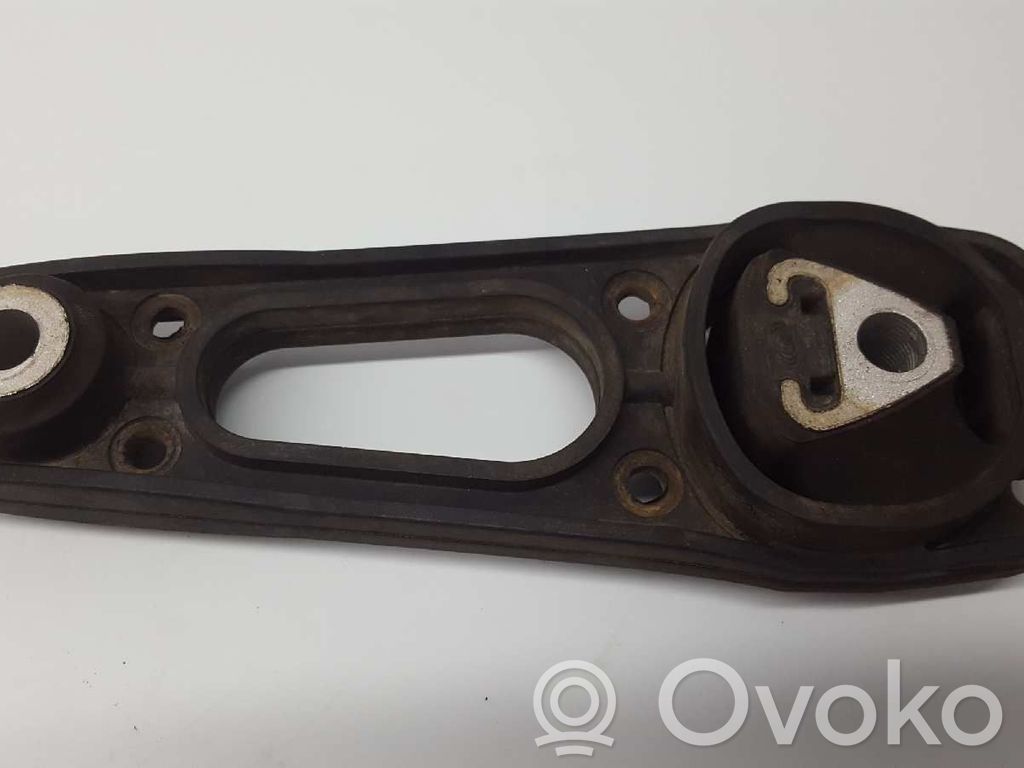 Dacia Duster Engine mount bracket 