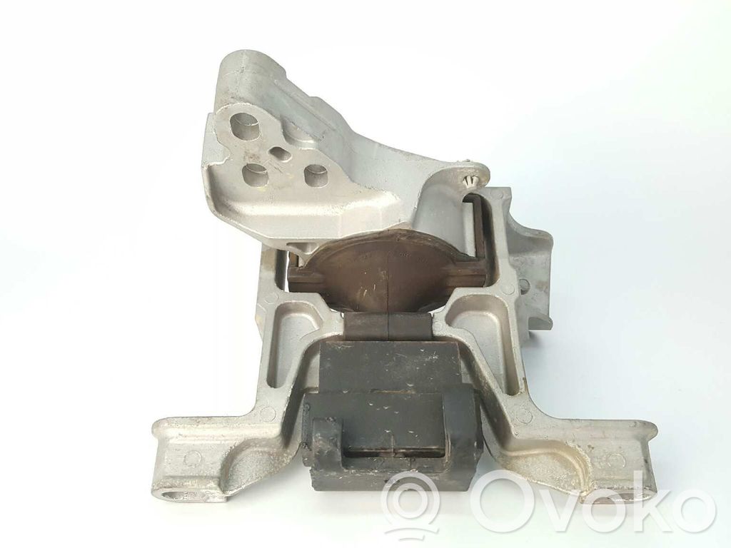 Moottorin kiinnikekorvake   D10G39060