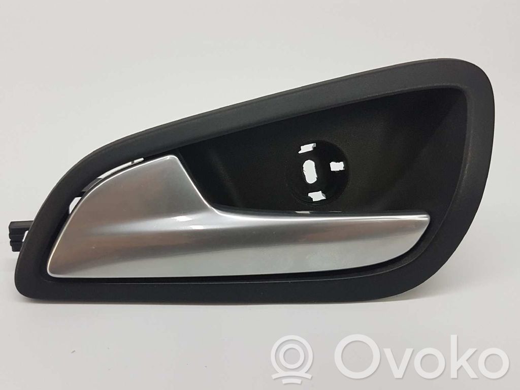 Ford Focus Front door interior handle 