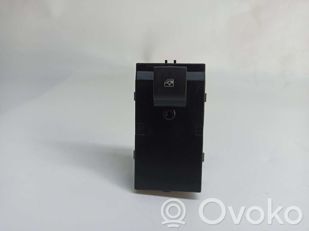 Electric window control switch   13301886