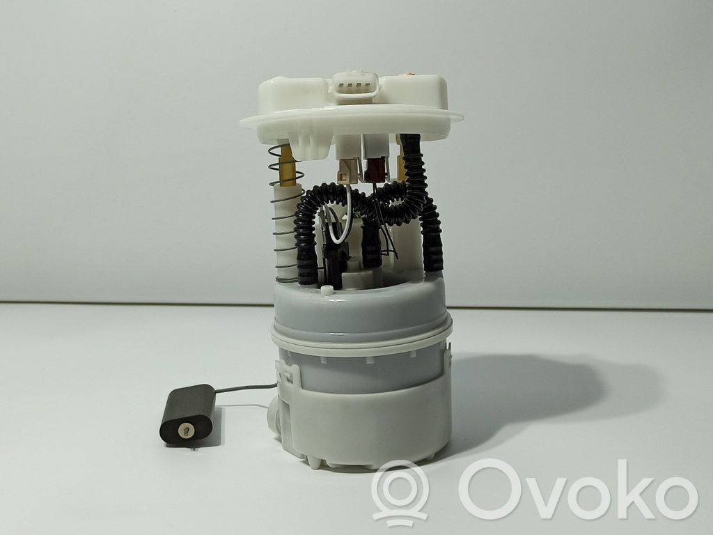 Bomba interna de combustible   172021485R,100102280