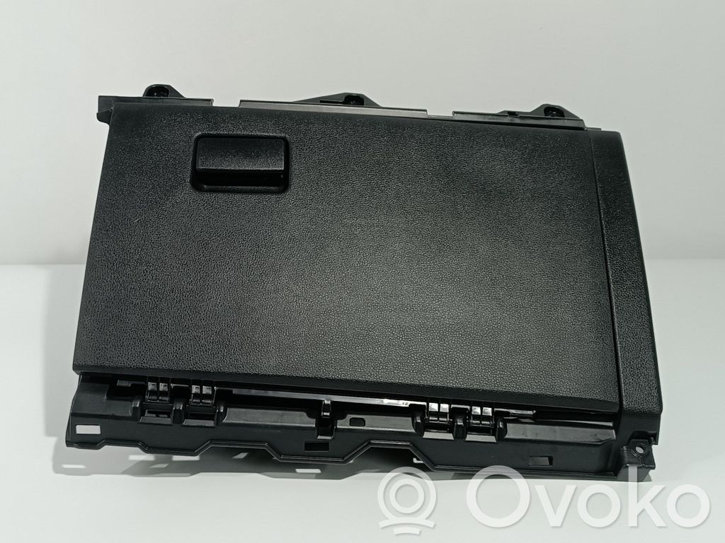 Toyota Corolla E160 E170 Kita salono detalė 