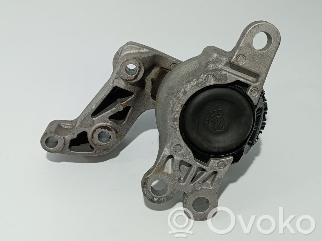 Nissan X-Trail T32 Engine mount bracket 