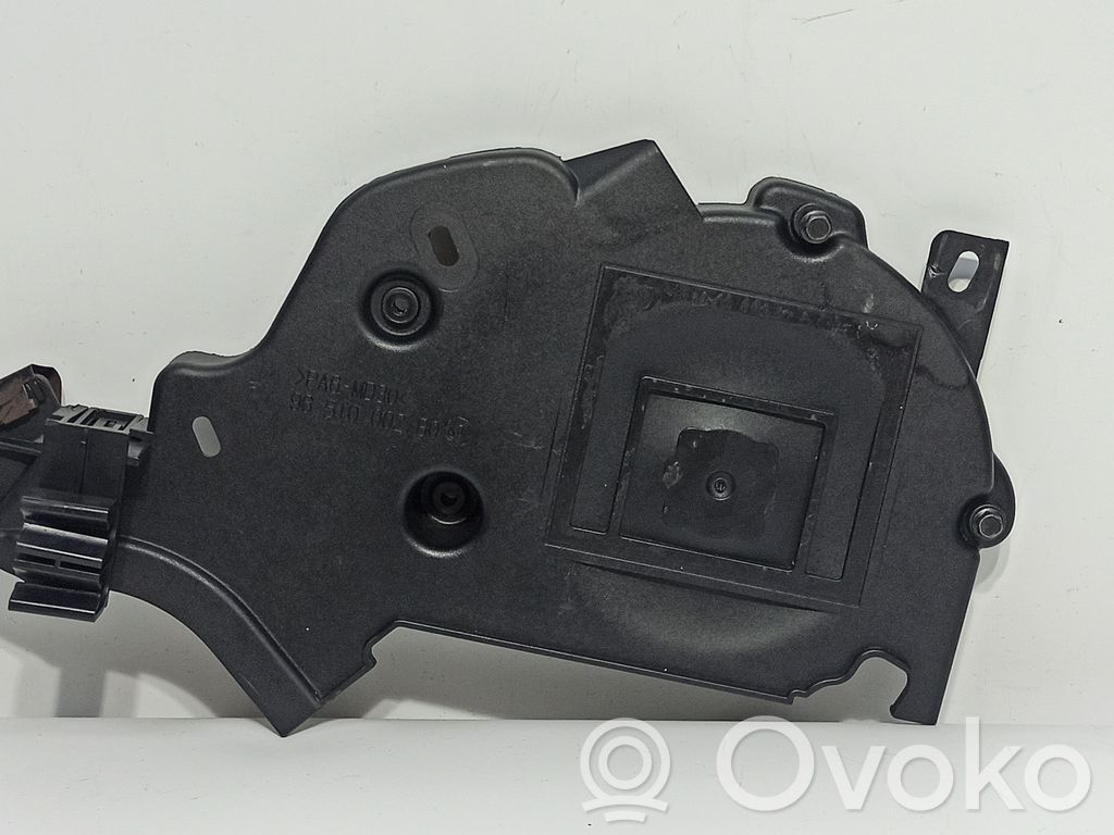 Peugeot 206+ Timing chain cover 