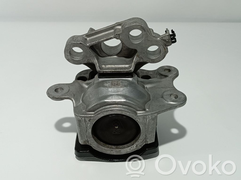 Engine mount bracket   LR114072,K8D27M121