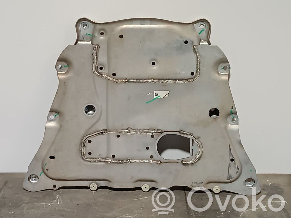 BMW X6 M Engine splash shield/under tray 
