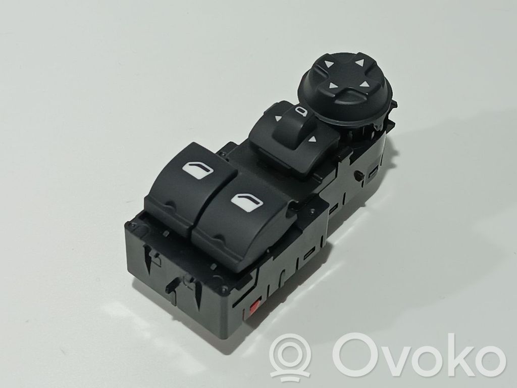 Peugeot 208 II Electric window control switch 
