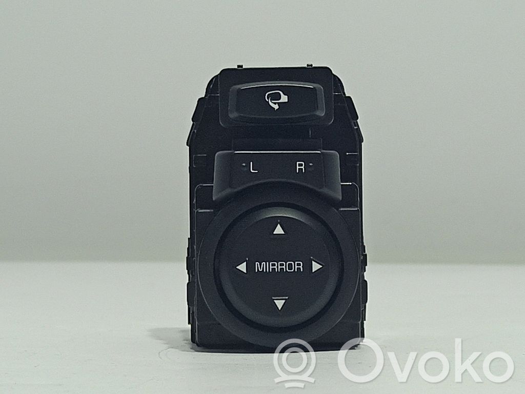 KIA Stonic Wing mirror switch 