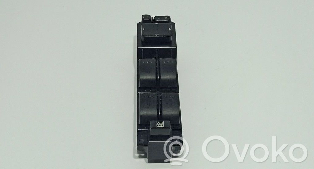 Mazda CX-7 Electric window control switch 