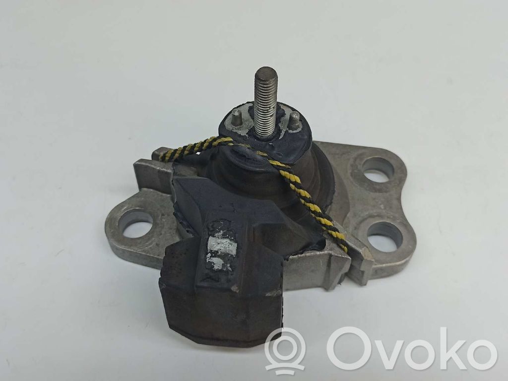 Renault Kangoo I Engine mount bracket 