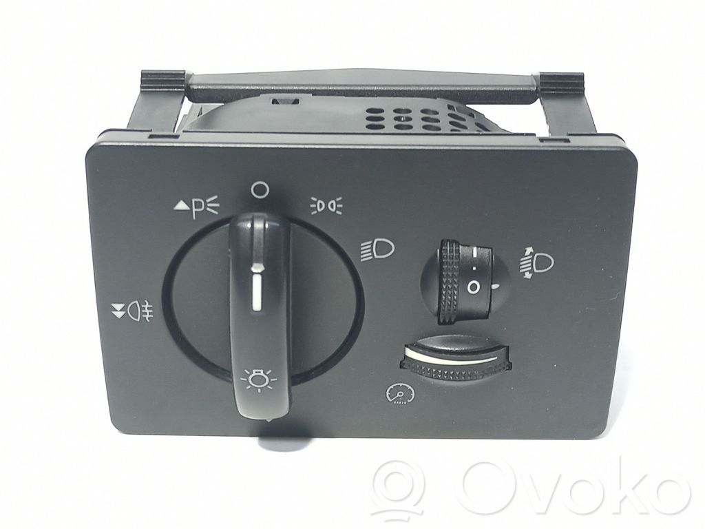 Panel lighting control switch   1323819,4M5T13A024AA,4M5T13A024AA