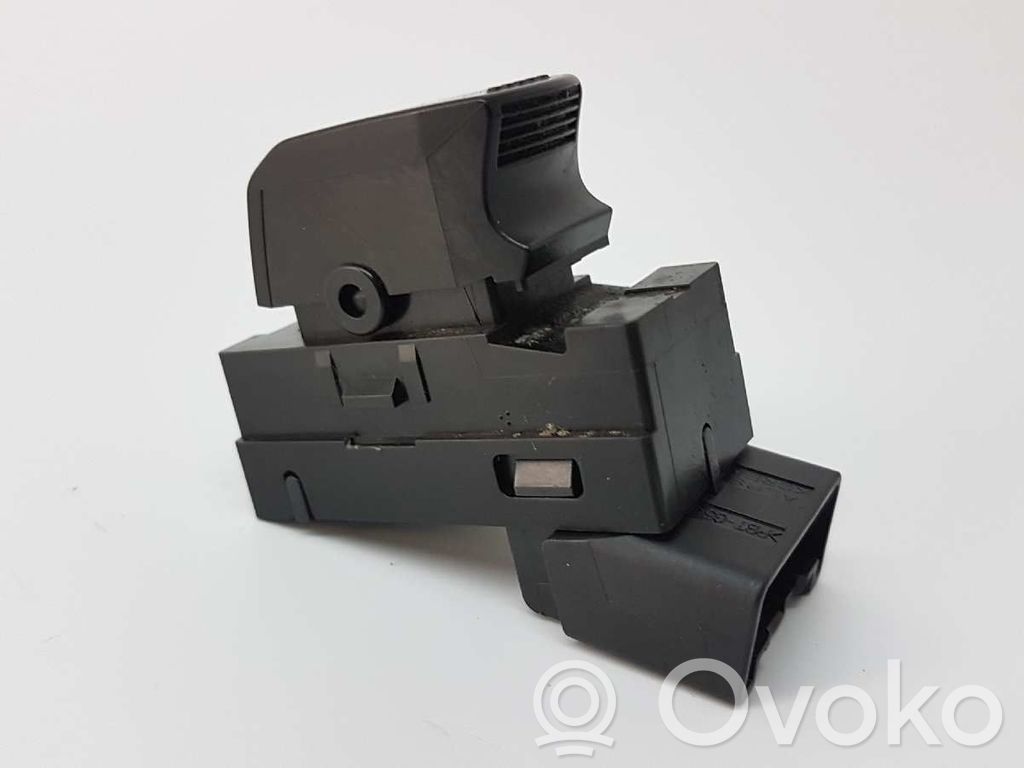 Suzuki Grand Vitara II Electric window control switch 