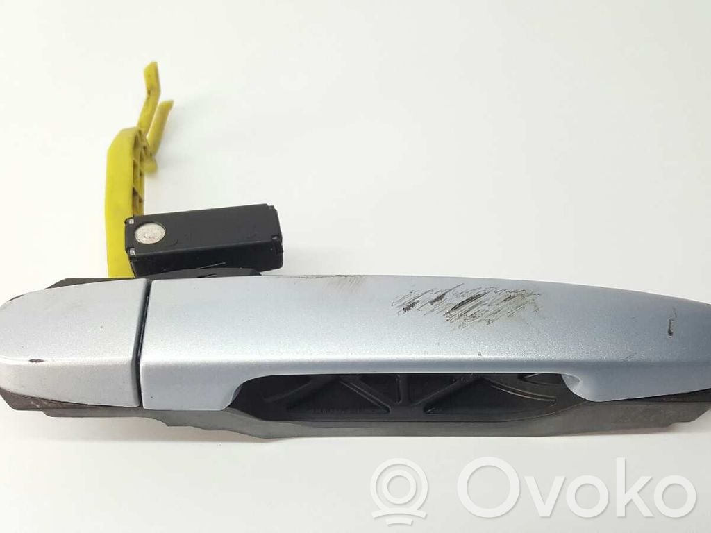 Manecilla externa puerta trasera   6921105903,6921112220B2,6920302090