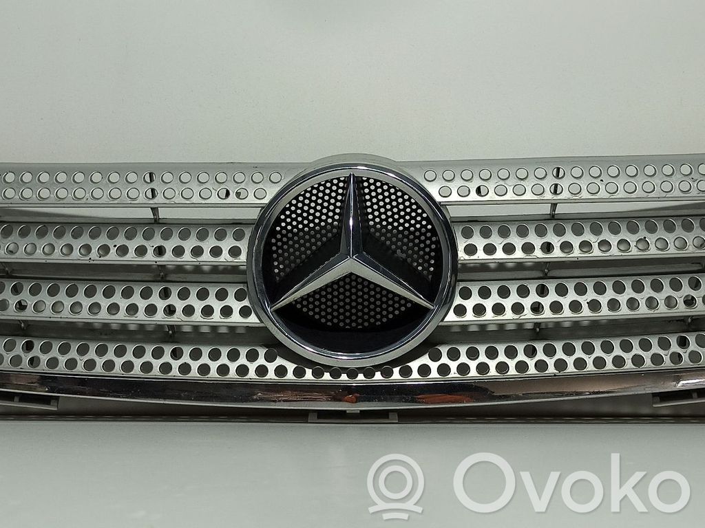 Mercedes-Benz C W203 Inne części karoserii 