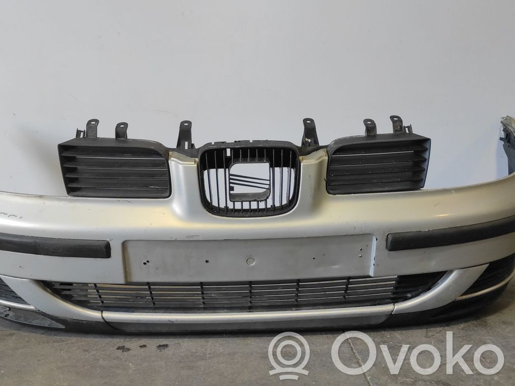 Seat Toledo I (1L) Parachoques delantero