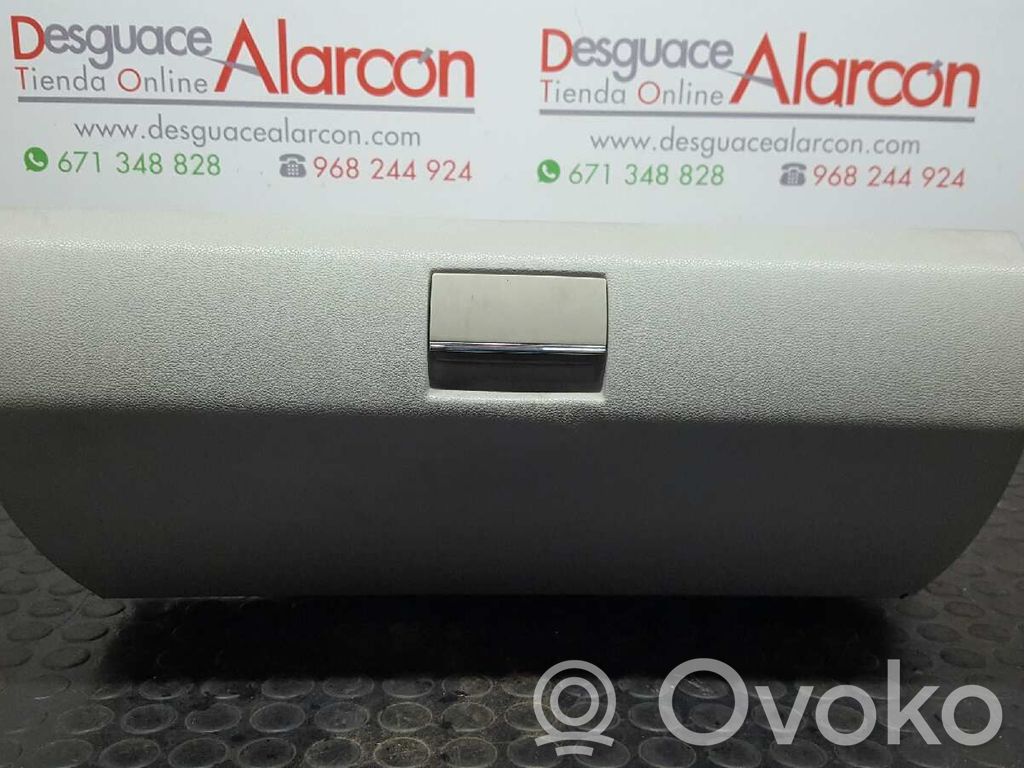 Mercedes-Benz B W245 Otros repuestos del interior